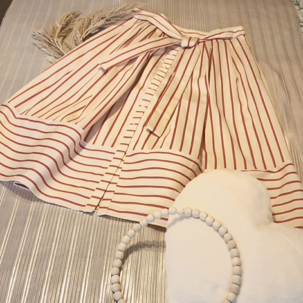 EVA MENDES, NEW YORK & CO, MIDI SKIRT, SIZE 12, ORANGE STRIPED, WITH POCKETS